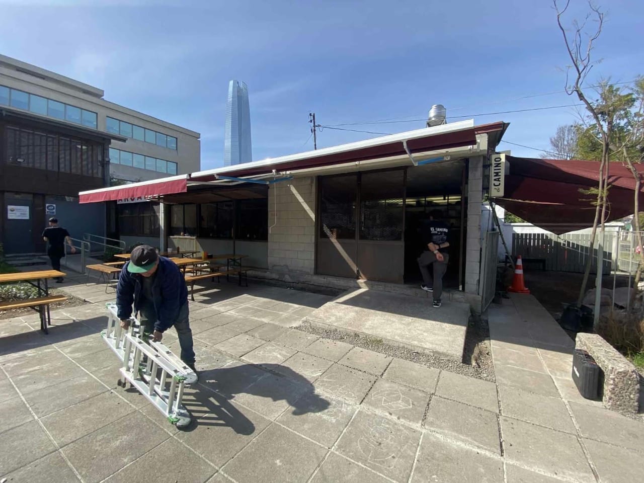 Toldos comerciales instalacion realizado por Sombra Hermanos
