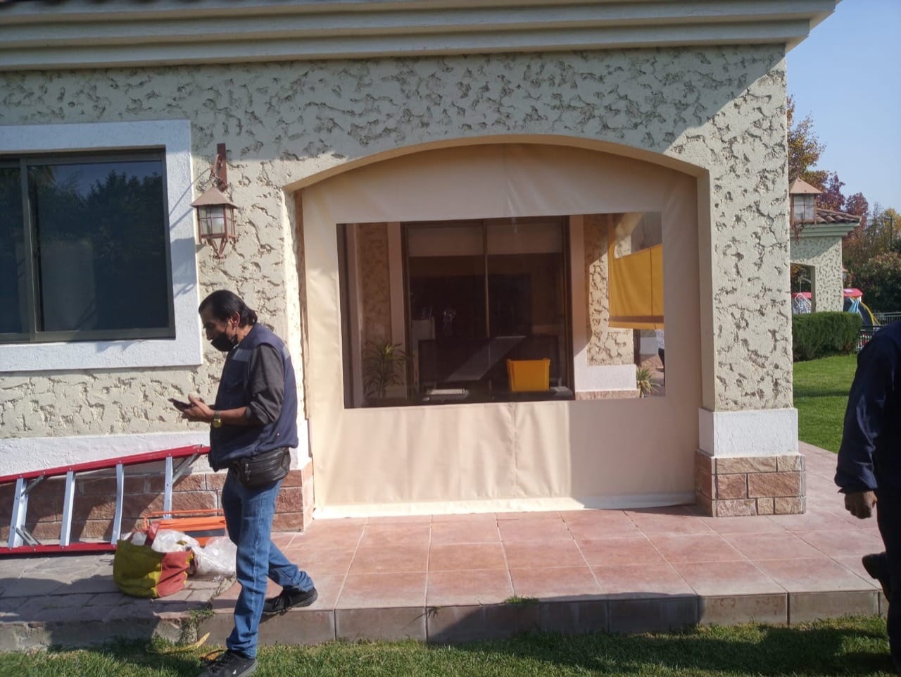 Cierre ventana pvc realizado por Sombra Hermanos