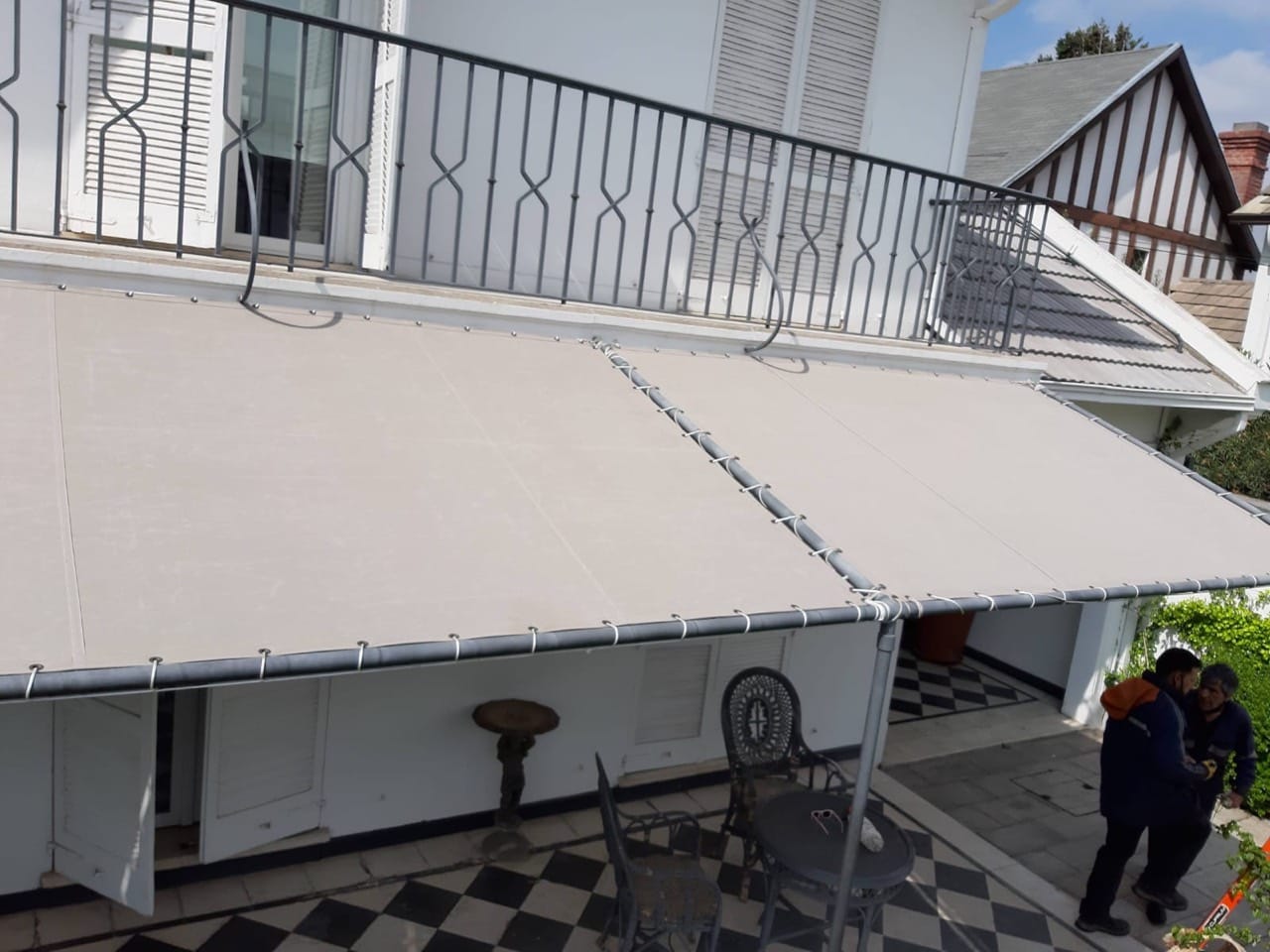 Cubierta lona patio realizado por Sombra Hermanos
