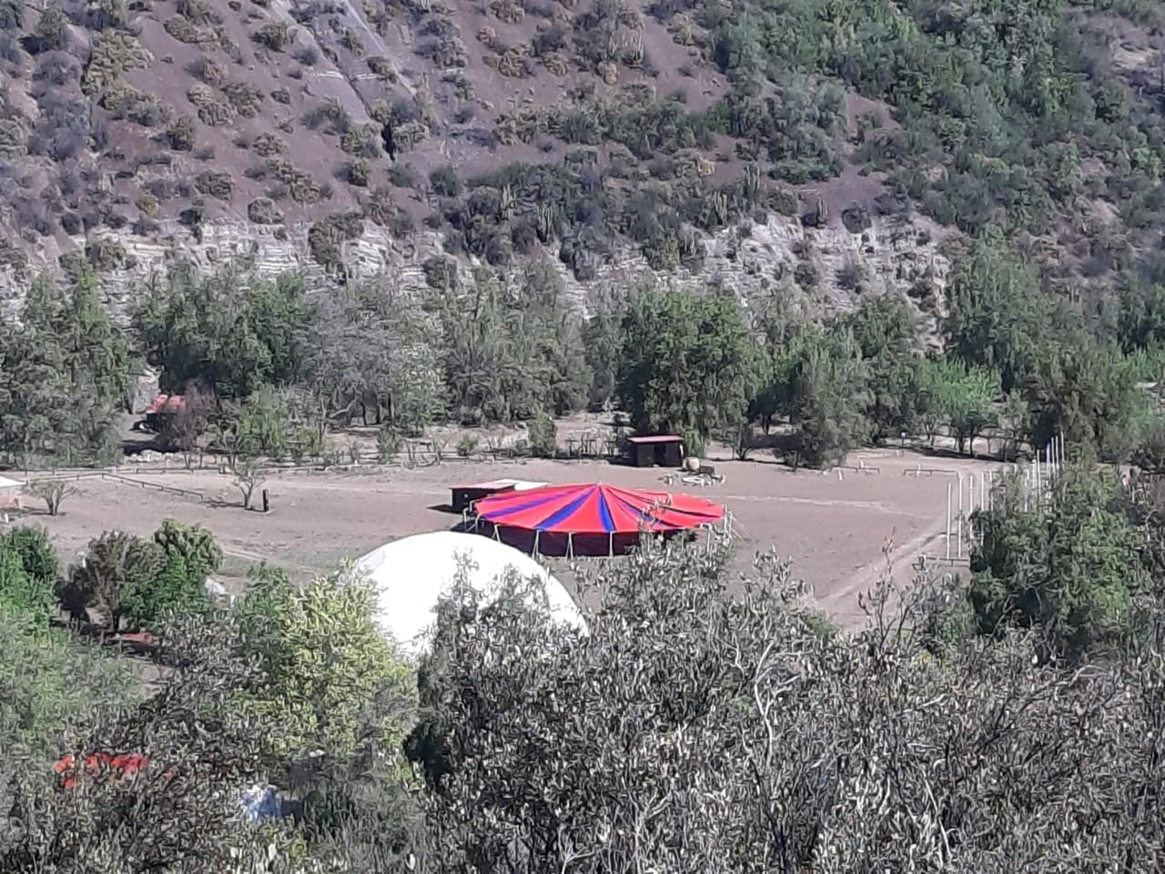 Carpa evento campo realizado por Sombra Hermanos
