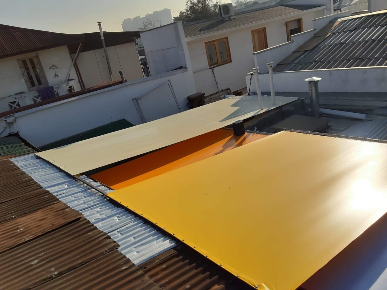 Cubiertas colores techumbre realizado por Sombra Hermanos