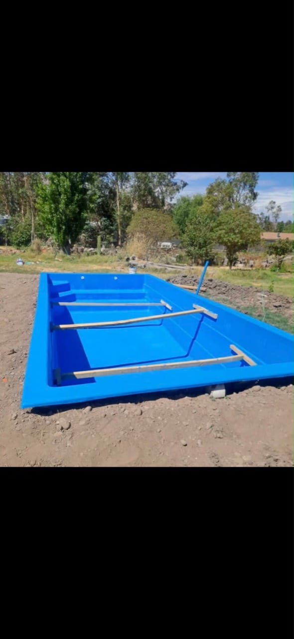 Piscina fibra nueva realizado por Sombra Hermanos